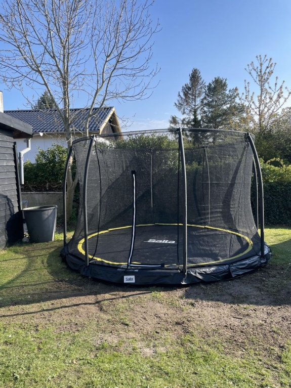 Nedgravning af trampolin i Sorø