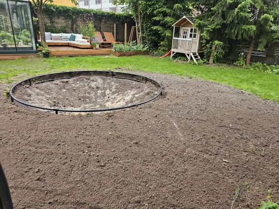 Nedgravning af trampolin i Slagelse
